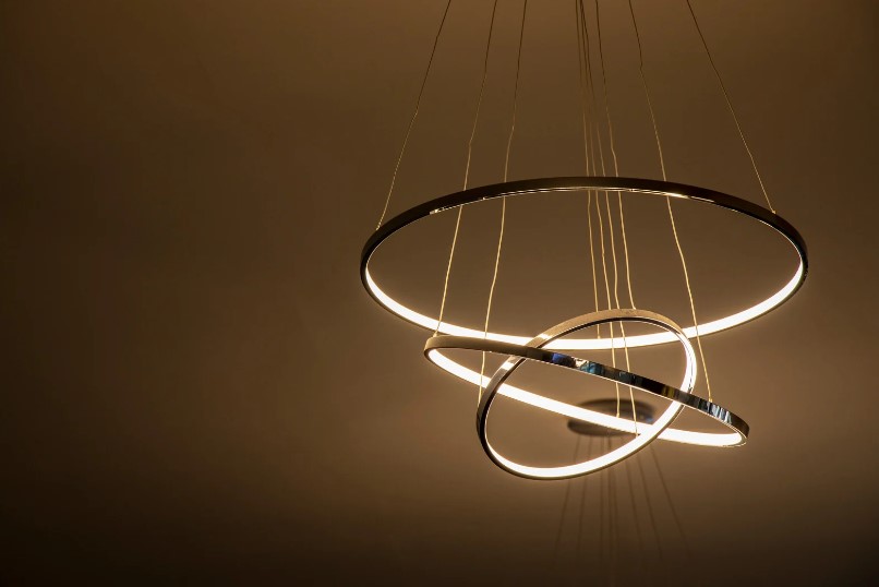 В чем причины популярности точечных светильников В чем причины популярности точечных светильников